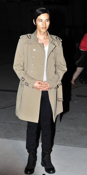 South Korean Actor Won Bin Attends Opening Ceremony Burberry Flagship — Stock Photo, Image