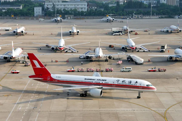 Jet Repülőgépek Shanghai Airlines China Eastern Airlines Képen Shanghai Hongqiao — Stock Fotó