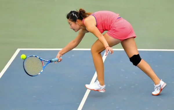 Yifan Kina Returnerar Ett Skott Womens Dubbelmatch 2011 Kina Tennis — Stockfoto