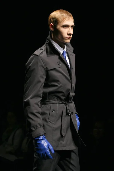 Vetallo Чоловіча Мода Шоу Китаї Мода Тиждень Осінь Зима 2011 — стокове фото