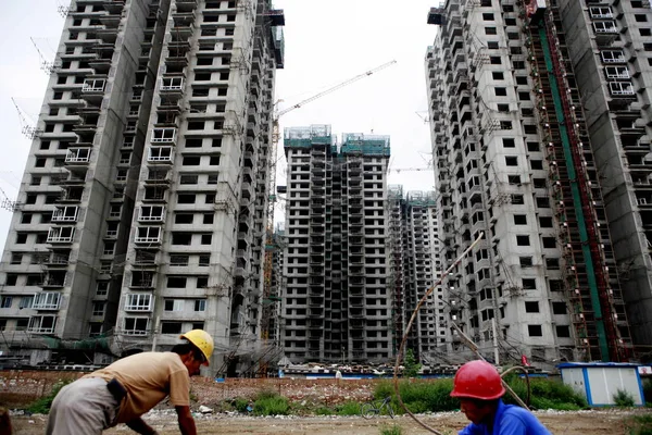 Chinesische Arbeiter Arbeiten Auf Der Baustelle Eines Wohnprojekts Peking China — Stockfoto