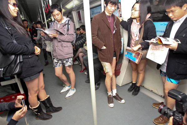 Jóvenes Activistas Climáticos Chinos Que Desnudaron Hasta Los Pantalones Boxeadores — Foto de Stock