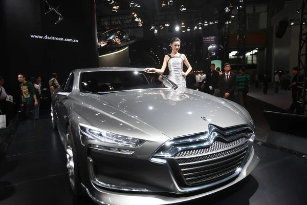 File Model Poses Citroen Car Auto Show Guangzhou South Chinas — Stock Photo, Image