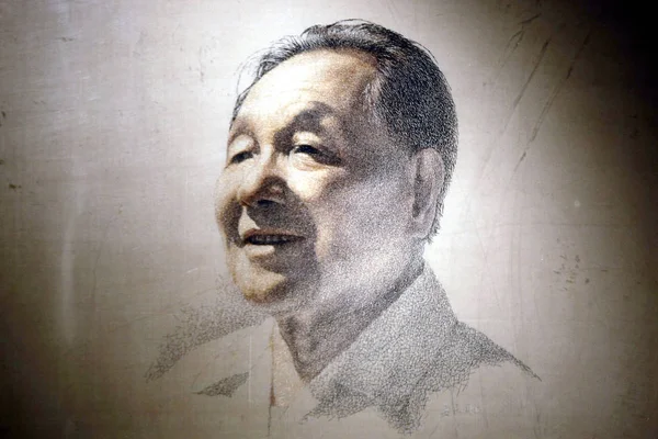 Портрет Бывшего Китайского Лидера Дэн Сяопина Вышитого Человеческими Волосами Изображен — стоковое фото