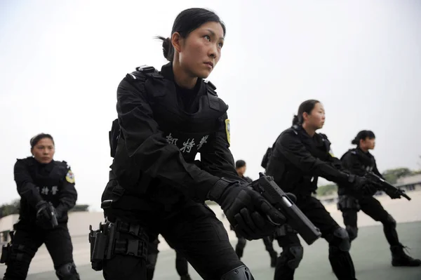 Polizistinnen Ausbildung Mit Waffen Shanghai China — Stockfoto