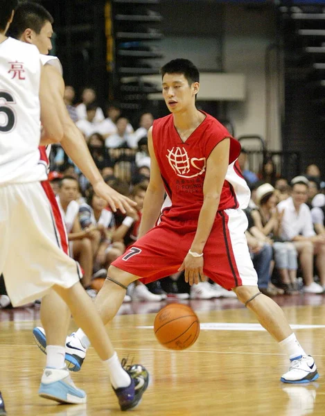 Jeremy Lin Golden State Warriors Dribbles Charity Basketball Match Yao — Stock Photo, Image