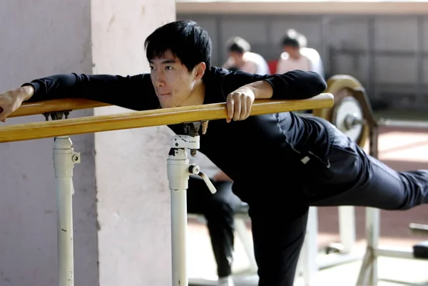 Chinese Star Hurdler Liu Xiang Exercises Training Session Xinzhuang Training — Stock Photo, Image