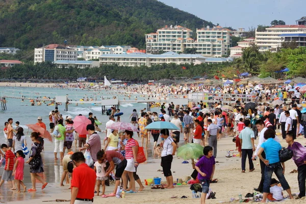 Davy Turistů Nacházejí Pláži Během Jarního Festivalu Známého Jako Čínský — Stock fotografie