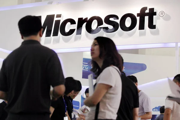 Arkiv Besökare Talar Montern Microsoft Den China International Software Expo — Stockfoto
