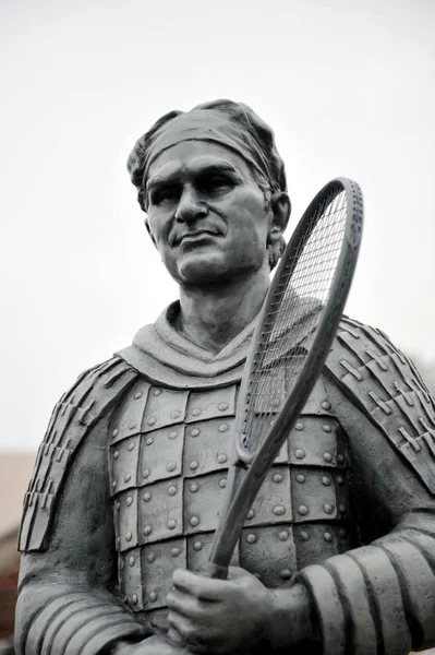Widok Terakoty Wojownik Posąg Szwajcarski Tenisista Roger Federer Zakładzie Rzeźbiarskim — Zdjęcie stockowe