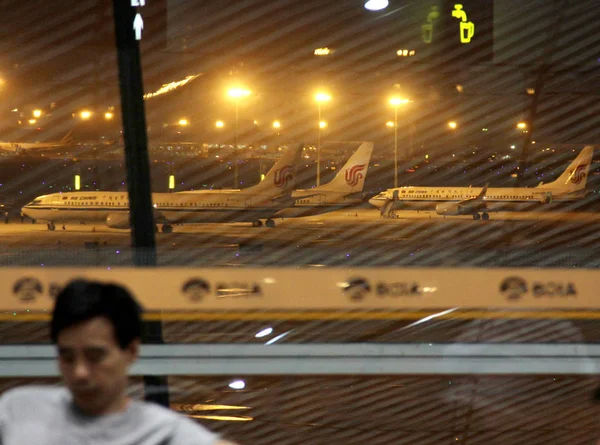 Een Passagier Wacht Beijing Capital International Airport Peking China Juni — Stockfoto