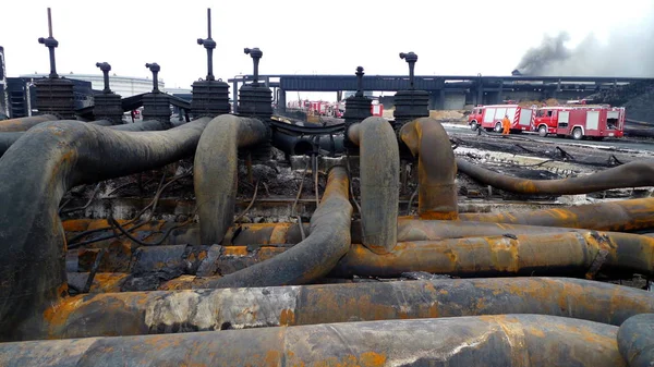Vista Tubos Queimados Após Uma Explosão Oleoduto Cidade Dalian Noroeste — Fotografia de Stock