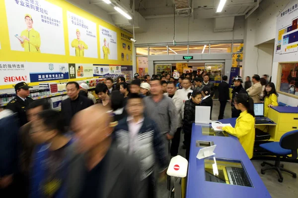Kinesiska Kunder Shoppa Den Första Metro Butiken Foshan City Södra — Stockfoto