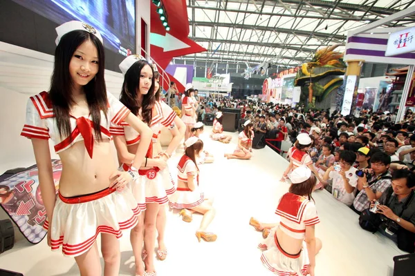 Crowd Visitors Look Models Wearing Cosplay Outfits 8Th China Digital — Stock Photo, Image