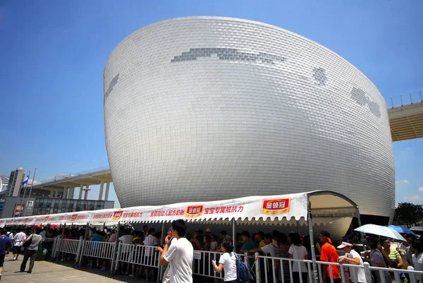 Multidões Visitantes Fazem Fila Para Entrar Pavilhão Finlândia World Expo — Fotografia de Stock