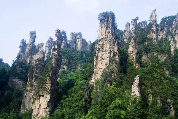 Zhangjiajie 市中央中国湖南省の Zhangjiajie 国立森林公園の風景 — ストック写真