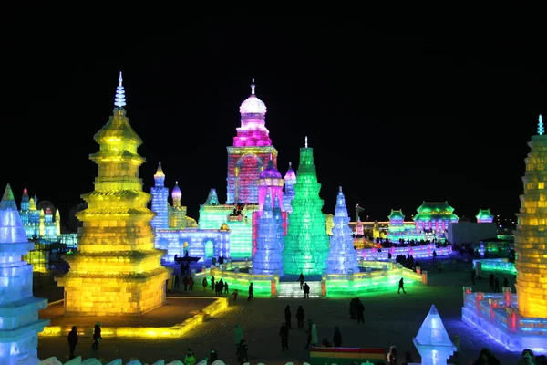 Vista Edifícios Icônicos Que São Feitos Gelo Neve Harbin Nordeste — Fotografia de Stock