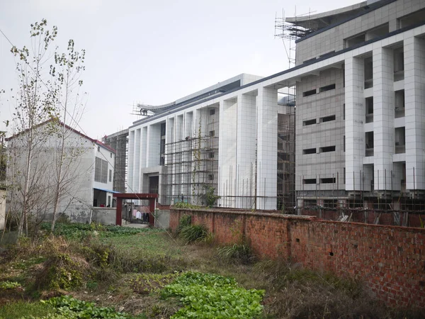 Vista Edifício Governo Que Está Sendo Construído Condado Wangjiang Província — Fotografia de Stock