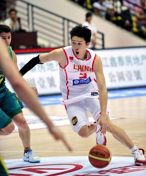 Jugador Baloncesto Chino Sun Yue Intenta Romper Partido Baloncesto Entre — Foto de Stock