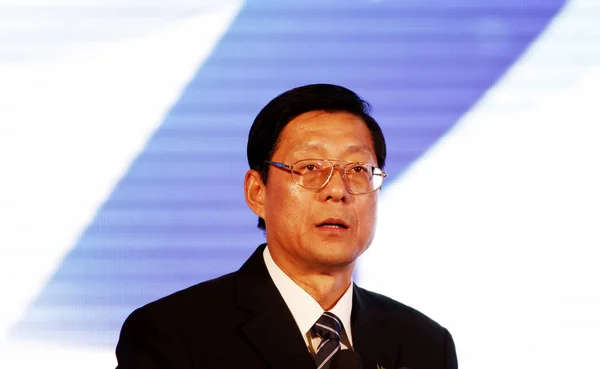 中国渤海银行首席执行官赵世刚在2011年12月3日于中国北京举行的2011年亚洲21世纪年度金融峰会上发表讲话 — 图库照片