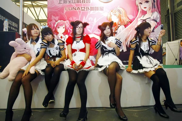 Chinese Entertainers Dragen Cosplay Outfits Rusten Tijdens China Digital Entertainment — Stockfoto