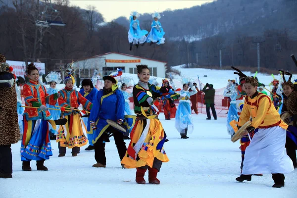 Tanečníci Provést Během Jilin Jiang International Ice Festival Jilin Severovýchodní — Stock fotografie