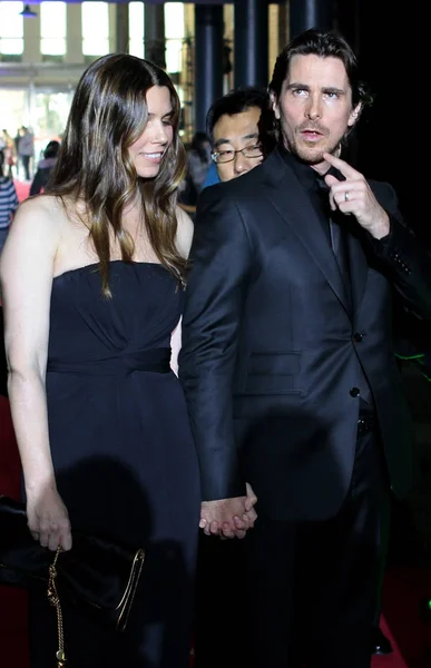 Acteur Anglais Christian Bale Femme Sibi Arrivent Sur Tapis Rouge — Photo