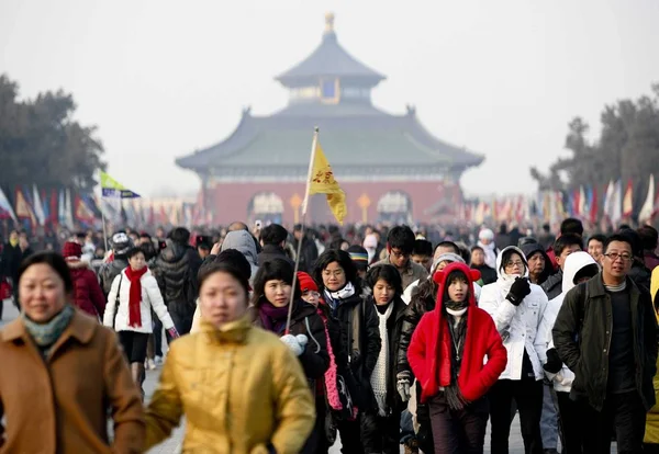 Tömegeit Turisták Láthatók Temple Heaven Alatt Tavaszi Fesztivál Úgynevezett Kínai — Stock Fotó