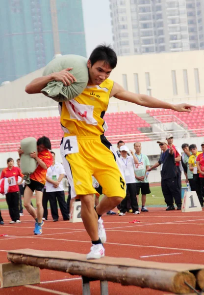 Chinese Farmers Compete 60M Food Sacks Race First Hainan Farmers — Stock Photo, Image