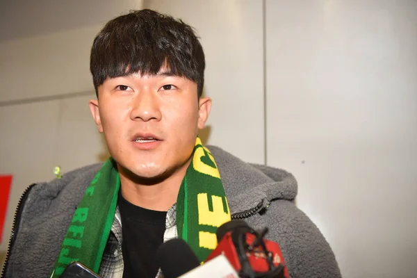 Sydkoreansk Fotbollsspelare Kim Min Jae Anländer Beijing Capital International Airport — Stockfoto