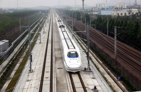 Crh China Railway High Speed Pociąg Biegnie Linii Kolejowej Suzhou — Zdjęcie stockowe