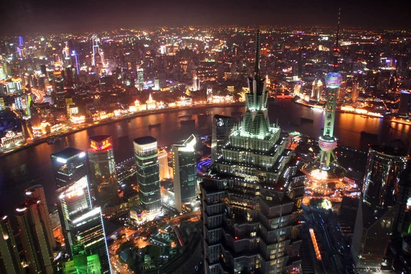 浦西の夜景 Huangpu オリエンタルパールテレビ塔 Jinmao の陸家嘴にある浦東新区の金融街 10月4日2009 — ストック写真