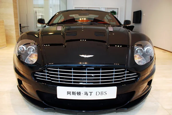 Ein Aston Martin Dbs Ist Ausgestellt Aston Martin Flagship Store — Stockfoto
