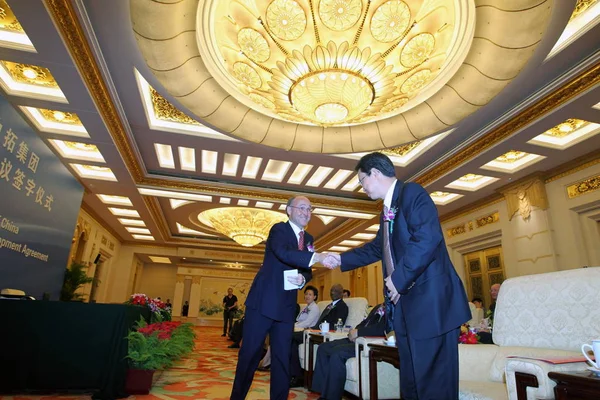 Jan Plessis Président Rio Tinto Serre Main Xiong Weiping Président — Photo