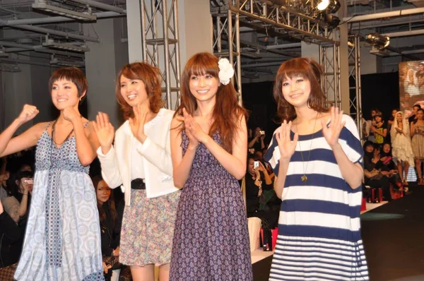 Japanese Models Liza Natsuki Kato Youna Hirano Yumi Seen Fashion — Stock Photo, Image