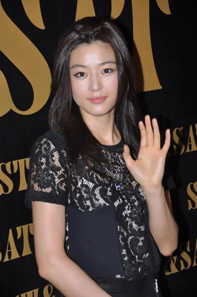 2010年6月30日 韩国女星 Jeon Hyun 在中国上海举行的鞋牌新闻发布会和时装秀上亮相 — 图库照片