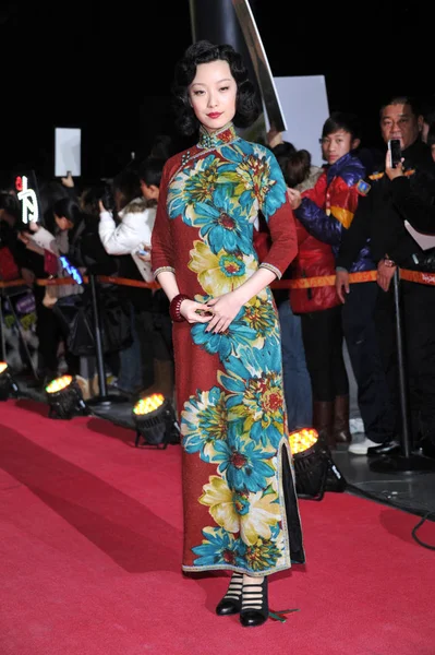 Attrice Cinese Posa Sul Tappeto Rosso Proiezione Del Film Fiori — Foto Stock