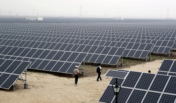 Солнечные Батареи Видны Мегаваттной Мвт Полезной Солнечной Электростанции Шизуйшане Северо — стоковое фото