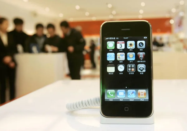 Apple Iphone Telefon Komórkowy Jest Widziany Wyświetlaczu Showroom China Unicom — Zdjęcie stockowe