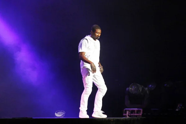 Chanteur Pop Américain Usher Raymond Produit Son Concert Gymnase Olympique — Photo