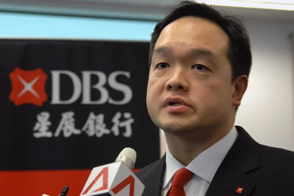 Melvin Teo Ceo Dbs Bank China Odpowiada Pytania Podczas Inauguracji — Zdjęcie stockowe