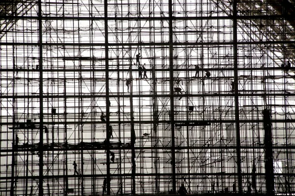 Des Travailleurs Chinois Sont Vus Échafaudages Sur Chantier Construction Gare — Photo