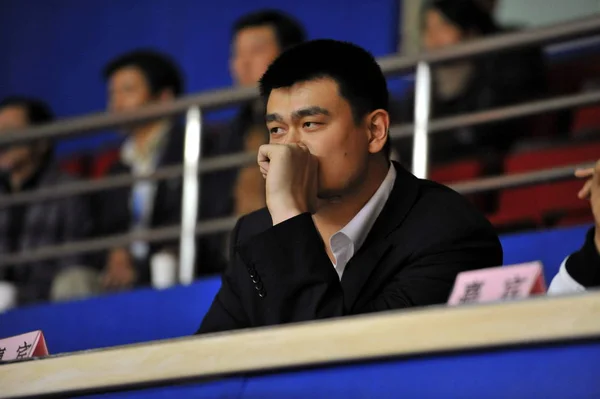 Συνταξιούχος Chinas Μπάσκετ Αστέρι Και Σαγκάη Καρχαρίες Ιδιοκτήτης Γιάο Μινγκ — Φωτογραφία Αρχείου