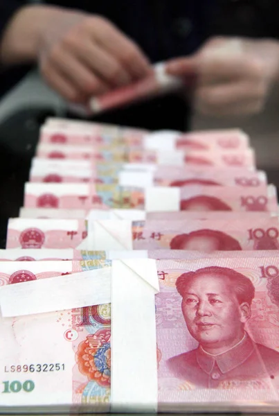 Funcionário Chinês Conta Contas Rmb Renminbi Yuan Banco Cidade Nantong — Fotografia de Stock