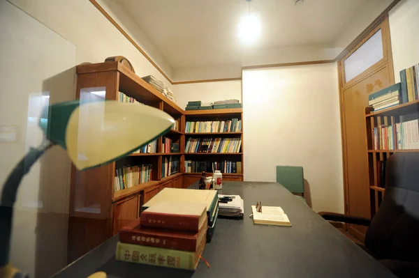 Дослідження Китайського Вченого Цянь Xuesen Зображений Цянь Xuesen Бібліотека Музей — стокове фото