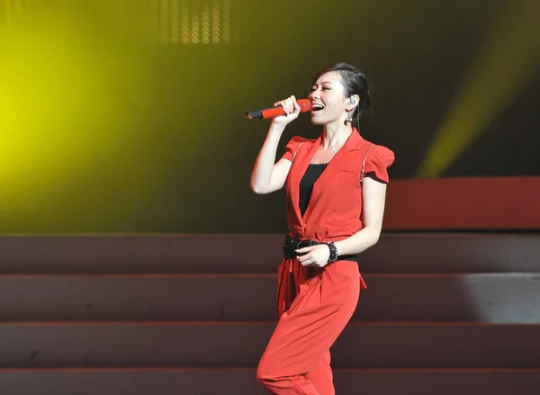 Cantante China Zhang Liangying Actúa Durante Expo Joy Stars Commonweal —  Fotos de Stock