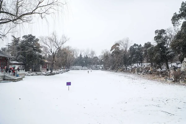 캠퍼스의 보기는 2019 베이징 눈으로 — 스톡 사진