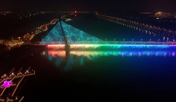 Una Vista Nocturna Edificios Iluminados Espectáculo Luces Durante Año Nuevo —  Fotos de Stock