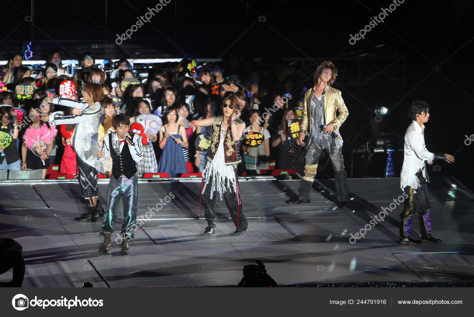 Japanese Pop Group Kat Tun Perform Concert Kat Tun World – Stock.