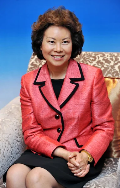 2010年5月16日 在中国浙江省东部宁波市举行的信息和通信技术 Ict 和城市发展论坛上 看到了美国前劳工部长 Elaine Chao — 图库照片